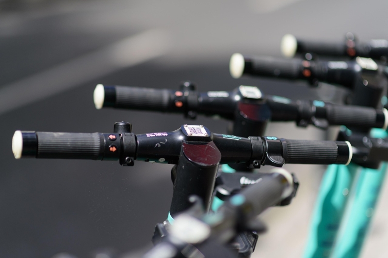 Wypadki na hulajnogach wśród dzieci – kiedy zabawa staje się zagrożeniem